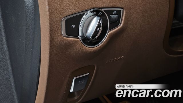 Mercedes-Benz E-Class 2018 — photo 13