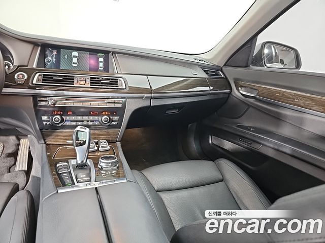BMW 7-Series 2014 — photo 9