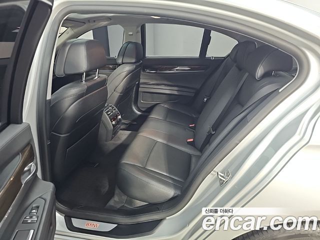 BMW 7-Series 2014 — photo 11
