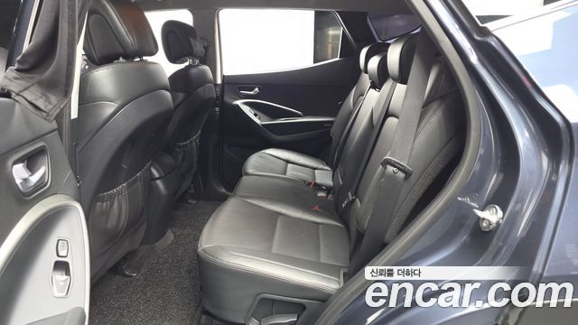 Hyundai Santafe 2018 — photo 16