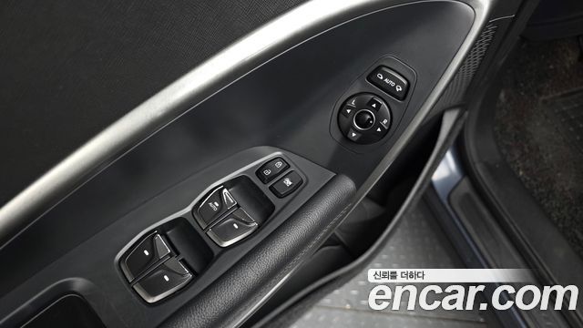 Hyundai Santafe 2018 — photo 28