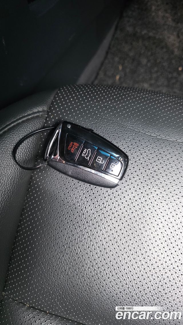 Hyundai Santafe 2018 — photo 30
