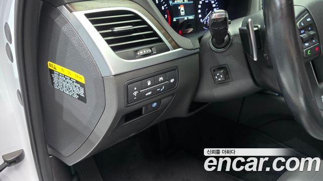 Genesis G80 2018 — photo 16