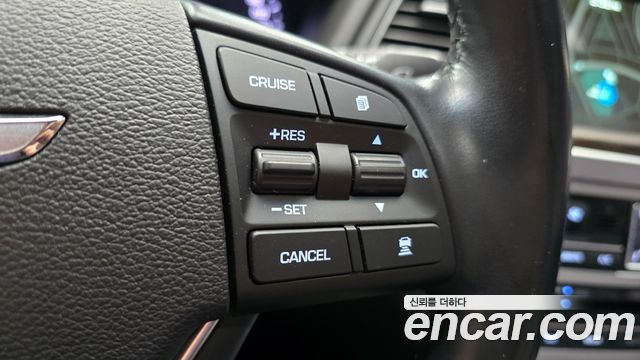 Genesis G80 2018 — photo 17