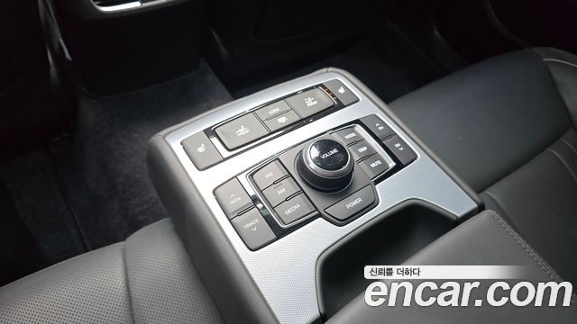 Genesis G80 2018 — photo 19