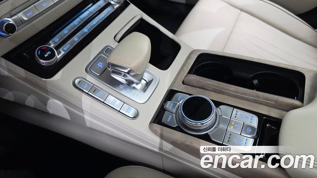 Genesis G90 2019 — photo 9