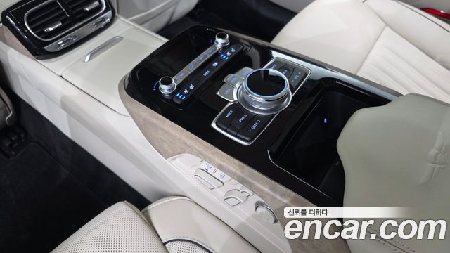 Genesis G90 2019 — photo 19