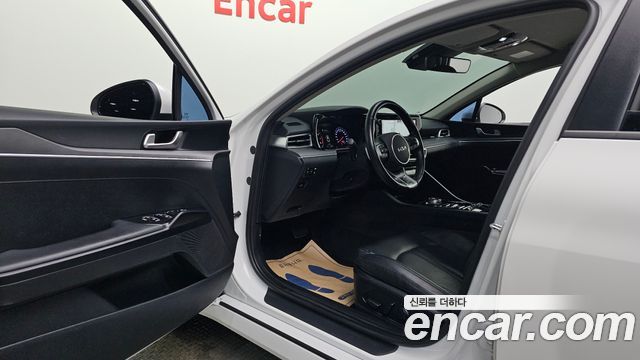Kia K5 2022 — photo 10