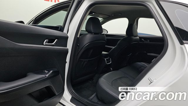 Kia K5 2022 — photo 11