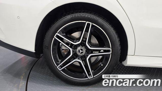 Mercedes-Benz CLA-Class 2022 — photo 5