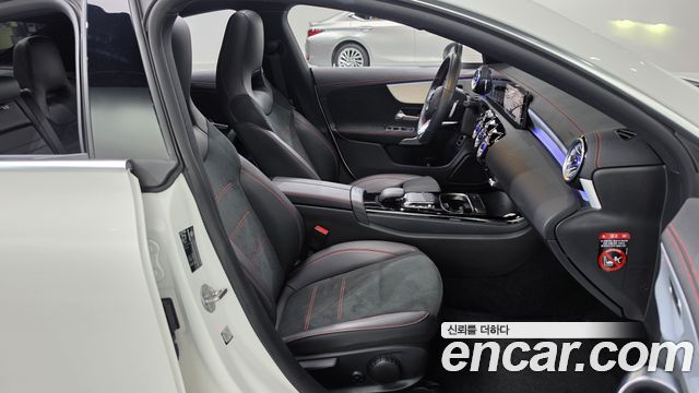 Mercedes-Benz CLA-Class 2022 — photo 10