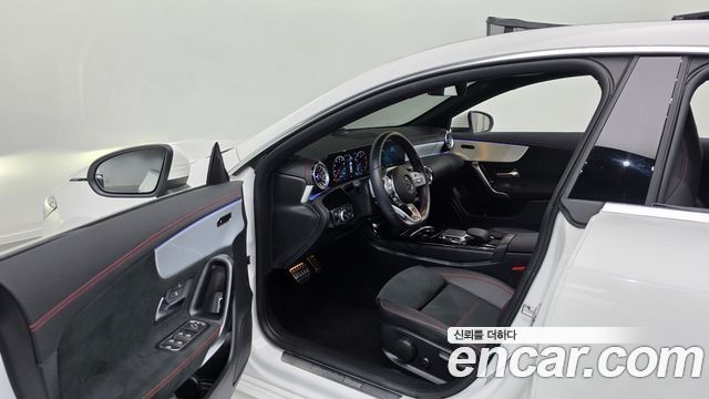 Mercedes-Benz CLA-Class 2022 — photo 11