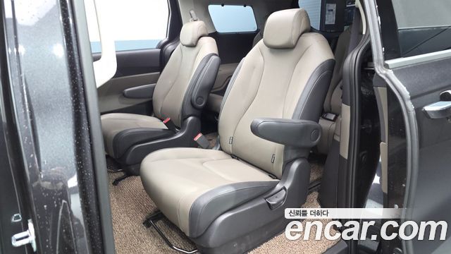 Kia Canival 2025 — photo 18