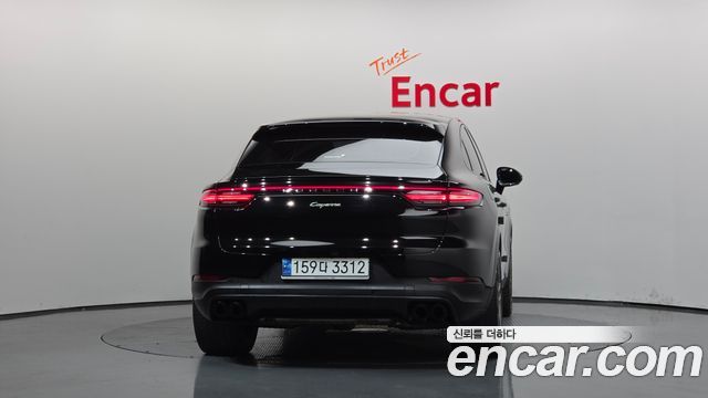 Porsche Cayenne 2023 — photo 4
