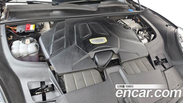 Porsche Cayenne 2023 — photo 6