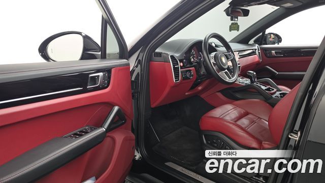 Porsche Cayenne 2023 — photo 13