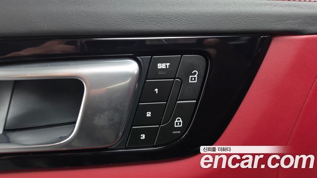 Porsche Cayenne 2023 — photo 21