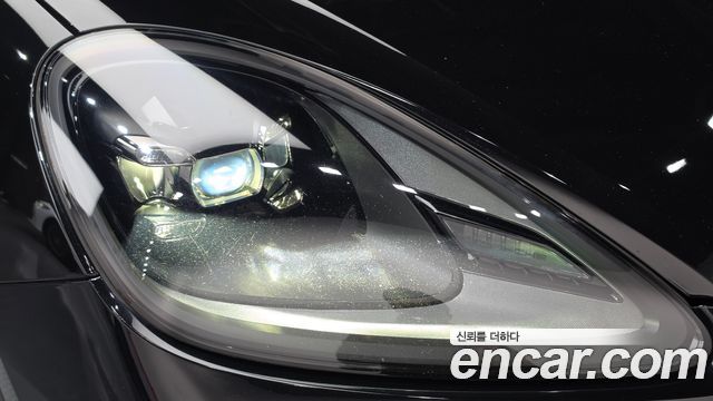 Porsche Cayenne 2023 — photo 8