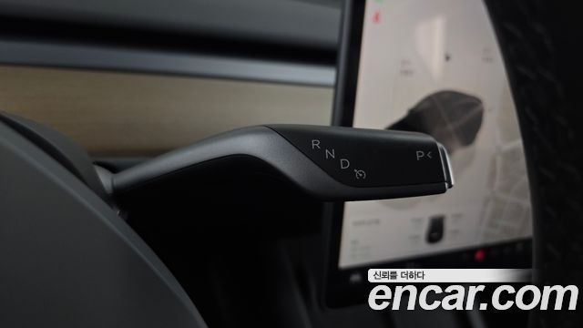 Tesla Model Y 2024 — photo 12