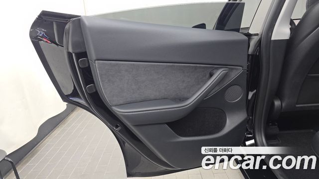 Tesla Model Y 2024 — photo 15