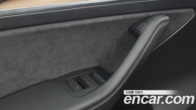 Tesla Model Y 2024 — photo 16