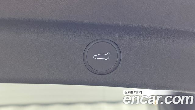 Tesla Model Y 2024 — photo 28