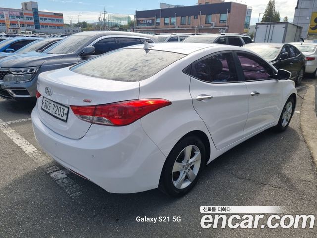Hyundai AVANTE 2014 — photo 6