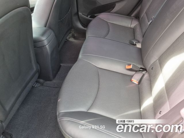 Hyundai AVANTE 2014 — photo 18