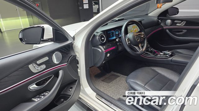 Mercedes-Benz E-Class 2019 — photo 13