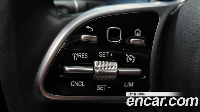 Mercedes-Benz E-Class 2019 — photo 26
