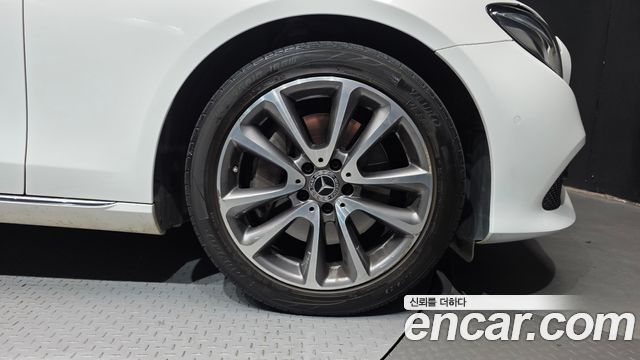 Mercedes-Benz E-Class 2019 — photo 7