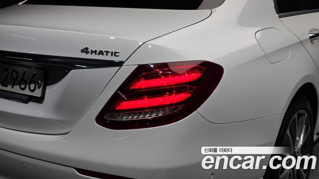 Mercedes-Benz E-Class 2019 — photo 9