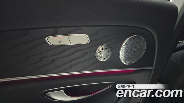 Mercedes-Benz E-Class 2019 — photo 30