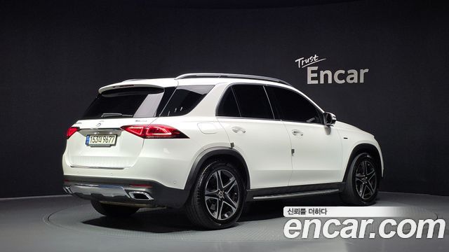 Mercedes-Benz GLE-Class 2021 — photo 2