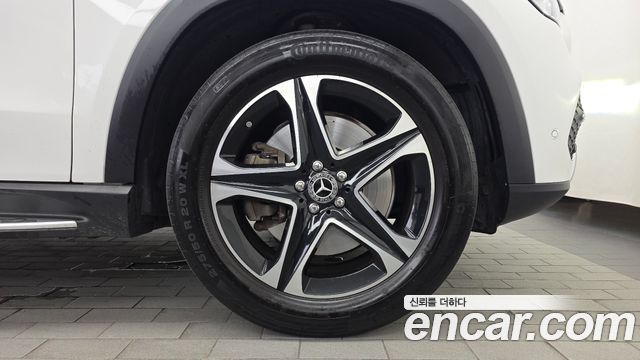Mercedes-Benz GLE-Class 2021 — photo 7