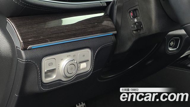 Mercedes-Benz GLE-Class 2021 — photo 28