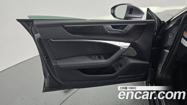 Audi A7 2022 — photo 14
