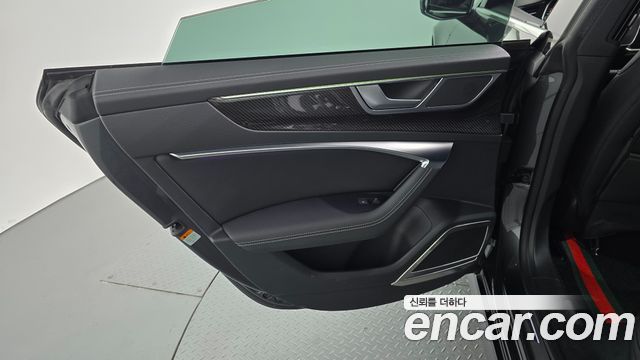 Audi A7 2022 — photo 15