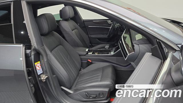 Audi A7 2022 — photo 16