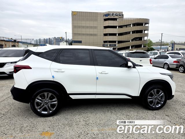 Kia Seltos 2023 — photo 4