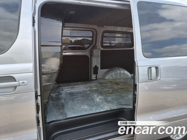 Hyundai Starex 2021 — photo 16