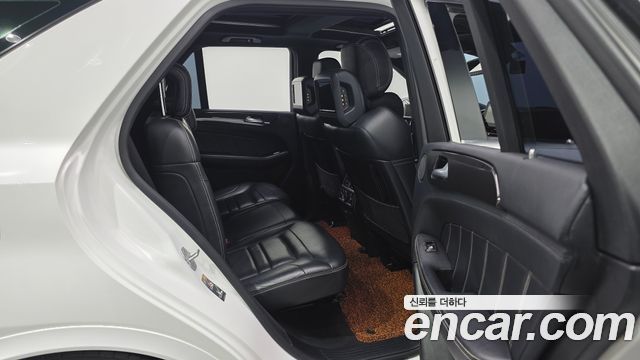 Mercedes-Benz GLE-Class 2016 — photo 11