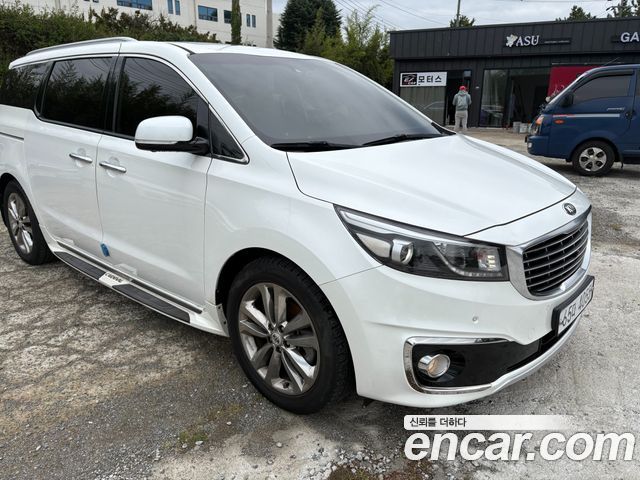 Kia Canival 2018 — photo 1