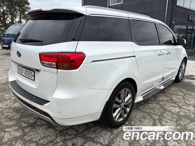 Kia Canival 2018 — photo 2