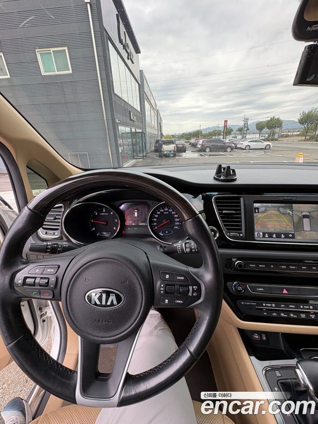 Kia Canival 2018 — photo 8