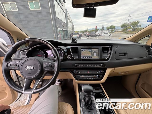 Kia Canival 2018 — photo 9