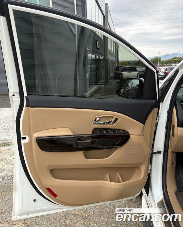 Kia Canival 2018 — photo 10