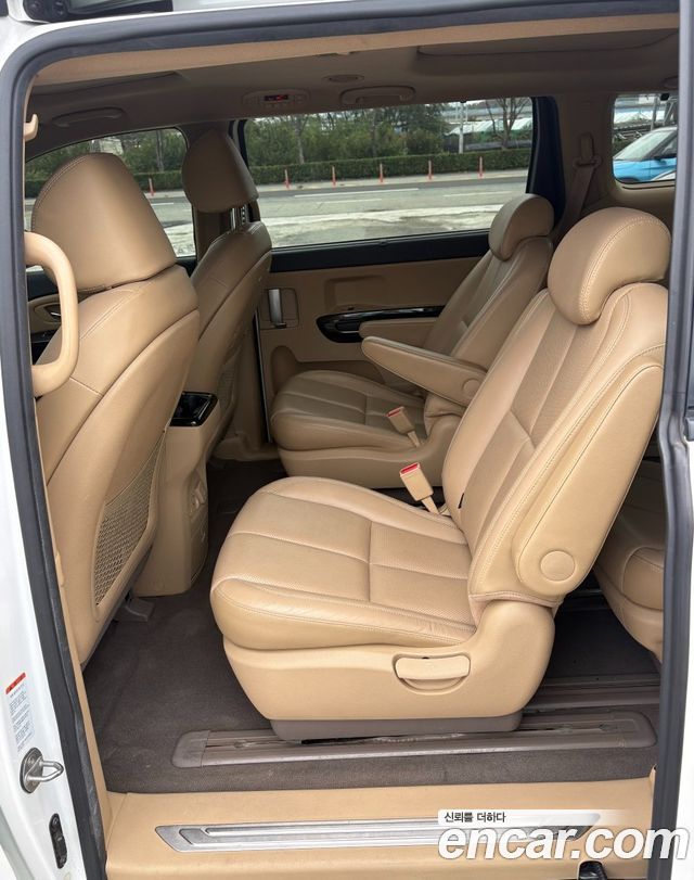 Kia Canival 2018 — photo 13