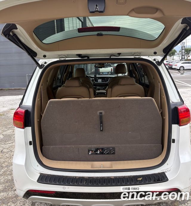 Kia Canival 2018 — photo 15