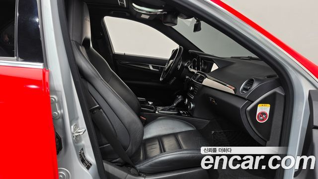 Mercedes-Benz C-Class 2012 — photo 11